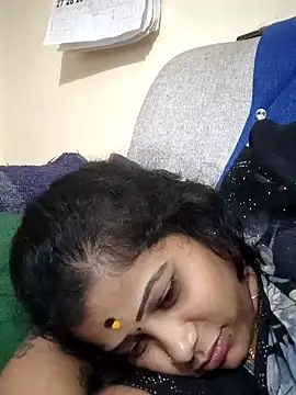 sweetqueen143 online show from October 2025 06:06:01 PM