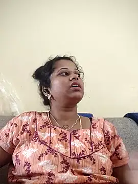 sweetqueen143 online show from October 2025 04:35:01 AM