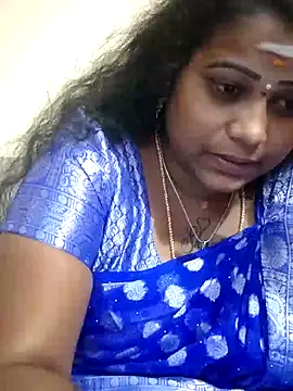 sweetqueen143 online show from October 2025 05:03:02 PM