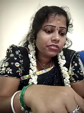 sweetqueen143 online show from October 2025 05:37:02 PM