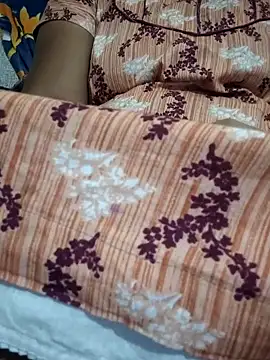 sweetqueen143 online show from November 2025 03:24:01 PM