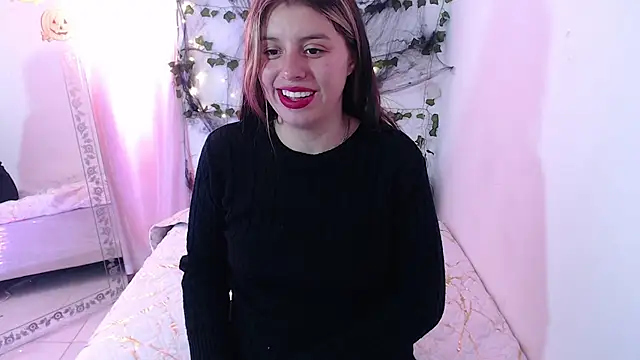 kamillew online show from October 2025 06:17:01 PM