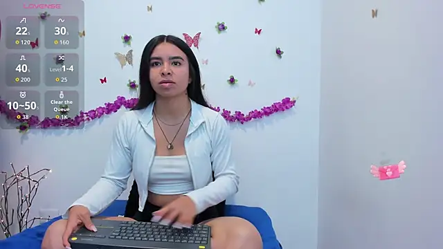 Snapshot of Annniie22 chatting on October 2025 10:15:02 AM Annniie22 online show from October 2025 10:15:02 AM