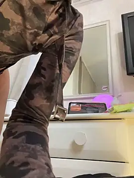 Lissa kis online show from October 2025 05:02:02 PM