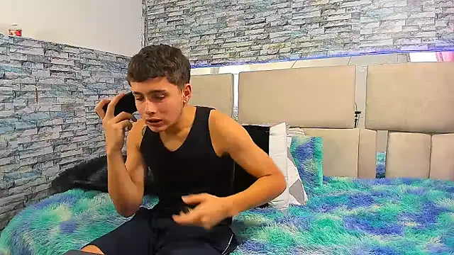 Julian wolf18 online show from October 2025 03:23:02 PM