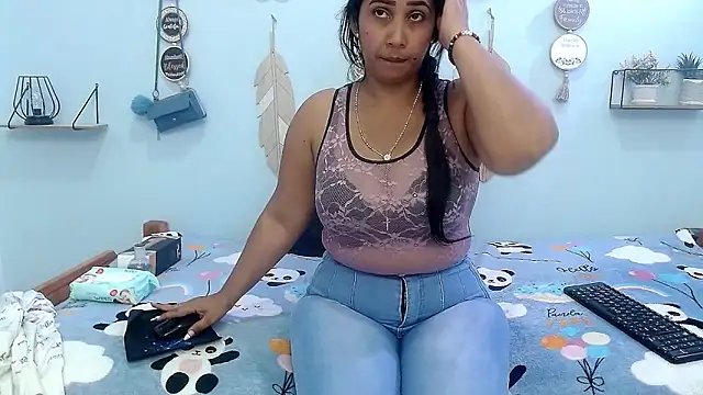 evannesanicol08 online show from October 2025 02:40:01 PM