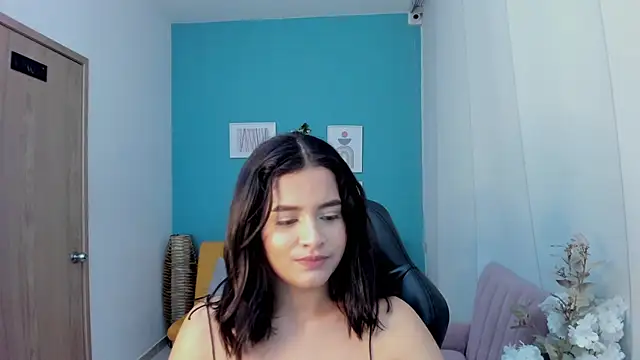 Snapshot of Victoria_Jonnesss chatting on November 2025 12:16:01 PM Victoria Jonnesss online show from November 2025 12:16:01 PM