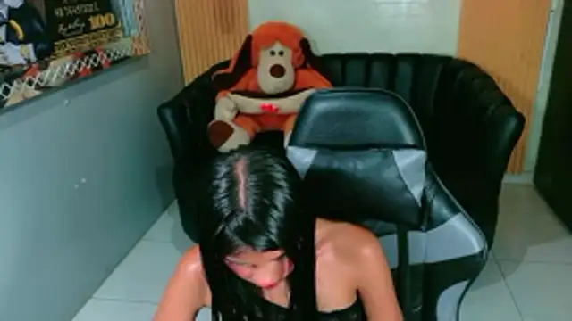 Snapshot of DulceMystery chatting on October 2025 05:53:02 AM DulceMystery online show from October 2025 05:53:02 AM