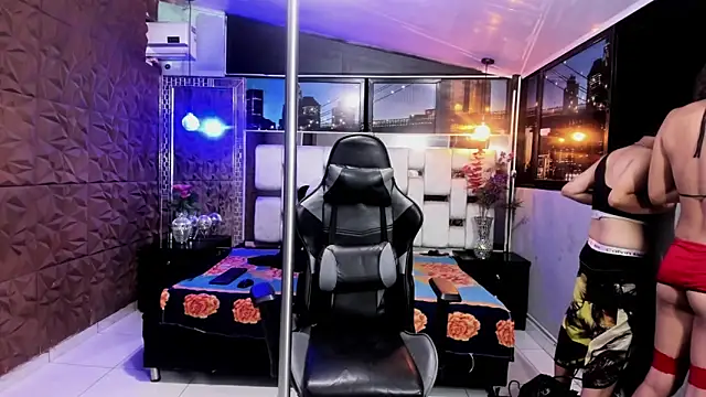 Snapshot of Twindesires chatting on October 2025 05:06:01 AM Twindesires online show from October 2025 05:06:01 AM