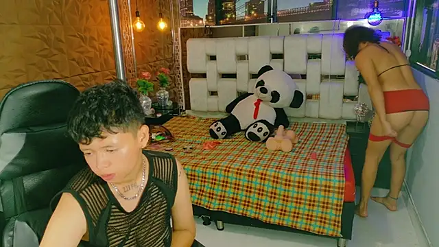 Snapshot of Twindesires chatting on October 2025 03:04:01 PM Twindesires online show from October 2025 03:04:01 PM