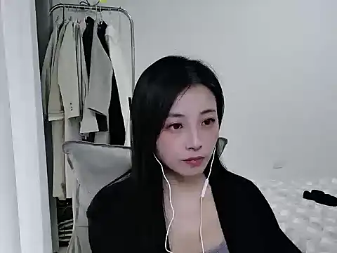 Snapshot of Mien-MM chatting on October 2025 04:59:02 AM Mien-MM online show from October 2025 04:59:02 AM
