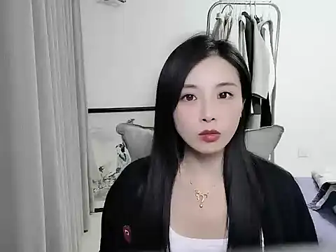 Snapshot of Mien-MM chatting on October 2025 01:45:02 PM Mien-MM online show from October 2025 01:45:02 PM