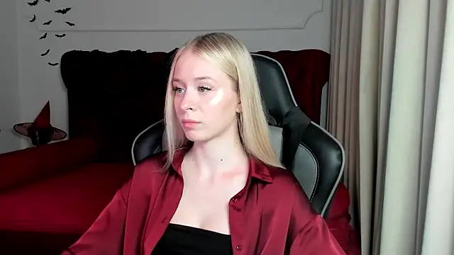 Snapshot of MiaGraces chatting on October 2025 06:45:02 PM MiaGraces online show from October 2025 06:45:02 PM