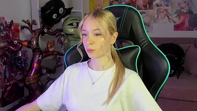 Snapshot of MiaGraces chatting on October 2025 06:09:01 PM MiaGraces online show from October 2025 06:09:01 PM