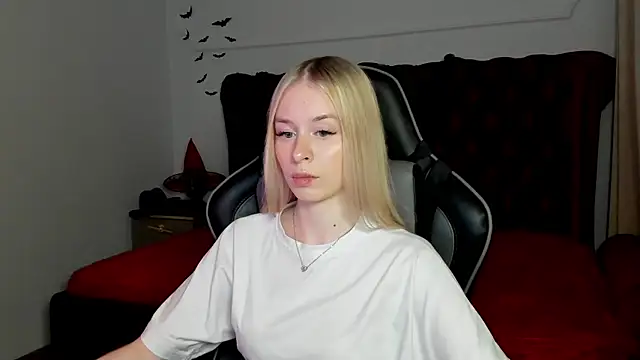 Snapshot of MiaGraces chatting on November 2025 05:14:01 PM MiaGraces online show from November 2025 05:14:01 PM