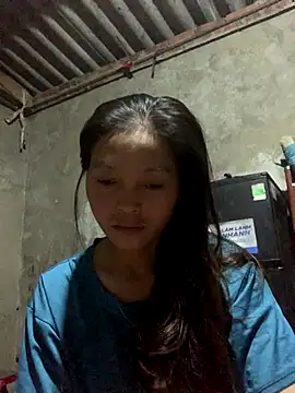 Snapshot of Halyy_xx chatting on September 2025 10:37:02 PM Halyy xx online show from September 2025 10:37:02 PM