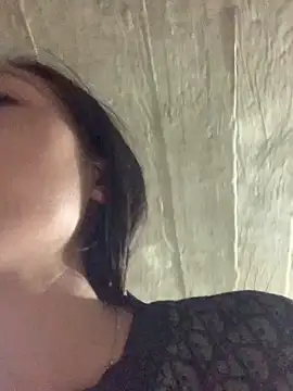 Snapshot of Halyy_xx chatting on October 2025 12:52:02 AM Halyy xx online show from October 2025 12:52:02 AM