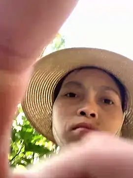 Snapshot of Halyy_xx chatting on October 2025 01:08:02 AM Halyy xx online show from October 2025 01:08:02 AM