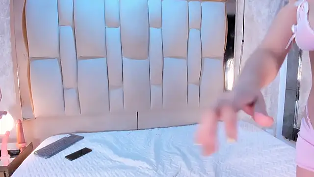 VictoriaGrant online show from October 2025 05:38:01 AM