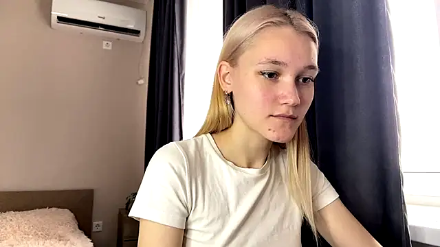 Snapshot of TwinedPeril chatting on October 2025 07:09:02 AM TwinedPeril online show from October 2025 07:09:02 AM