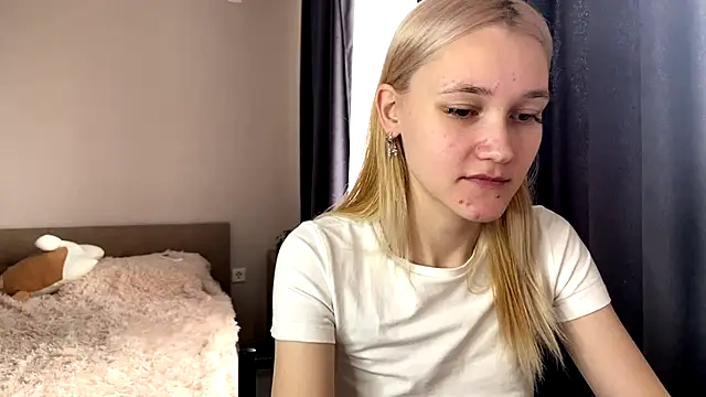 Snapshot of TwinedPeril chatting on October 2025 07:08:02 AM TwinedPeril online show from October 2025 07:08:02 AM