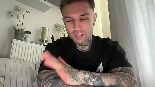 Larsskeet online show from October 2025 12:47:01 PM