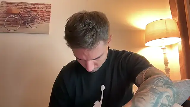 Larsskeet online show from October 2025 01:35:02 PM