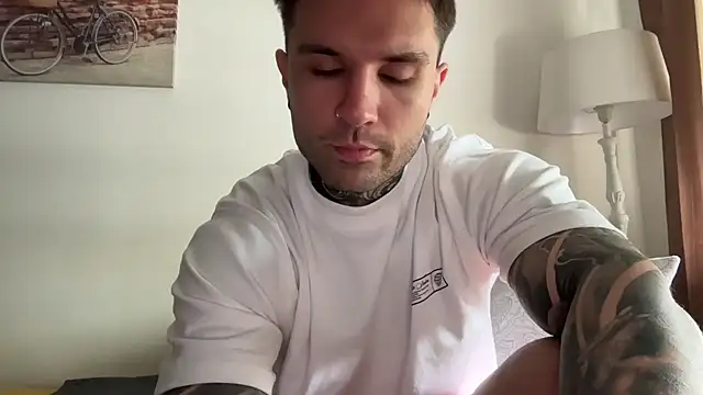 Larsskeet online show from October 2025 12:06:02 PM