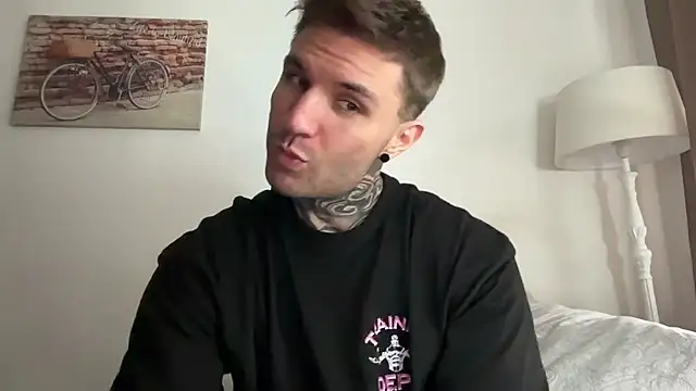 Larsskeet online show from October 2025 01:21:02 PM