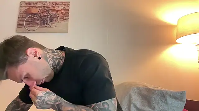 Larsskeet online show from November 2025 01:44:02 PM