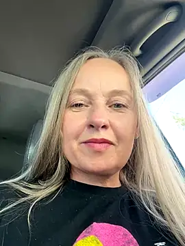 B i r d i e online show from September 2025 12:18:01 PM