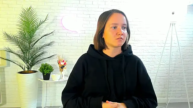 ToriSeagren online show from September 2025 11:44:01 AM