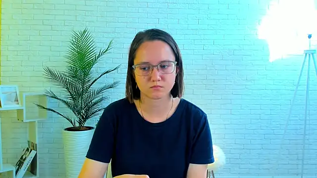 ToriSeagren online show from September 2025 11:23:02 AM