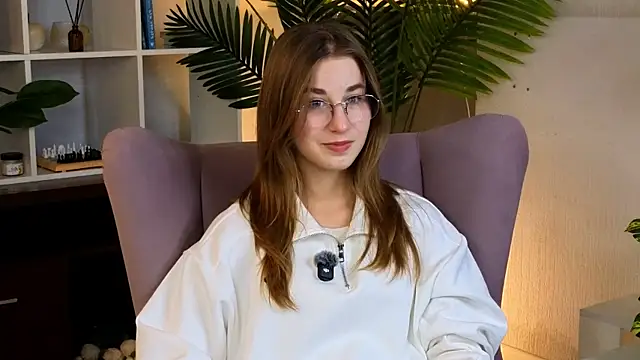 ErnestinaHolthoff online show from September 2025 03:02:01 PM