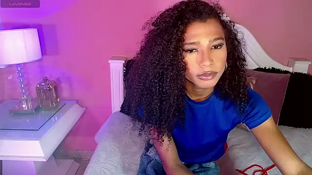 Snapshot of _IsabellaRousse chatting on October 2025 06:48:01 PM IsabellaRousse online show from October 2025 06:48:01 PM