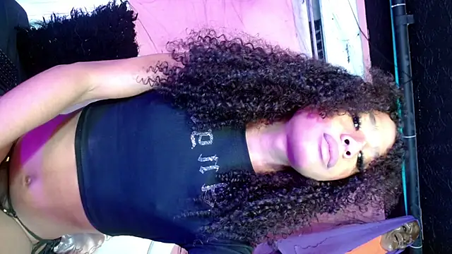 Snapshot of _IsabellaRousse chatting on October 2025 07:08:01 PM IsabellaRousse online show from October 2025 07:08:01 PM