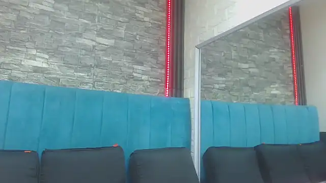 Lil Rose2006 online show from November 2025 01:00:01 PM