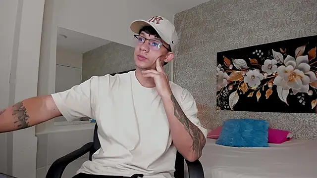 mike wills3 online show from September 2025 03:43:01 AM