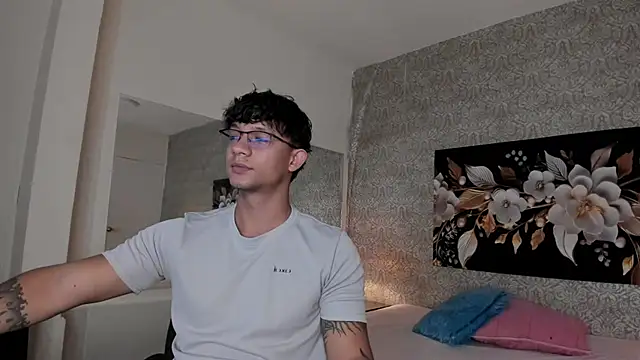 mike wills3 online show from September 2025 03:32:02 AM