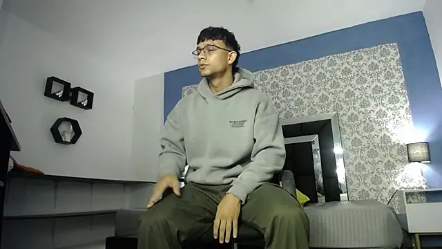 mike wills3 online show from October 2025 05:21:02 PM