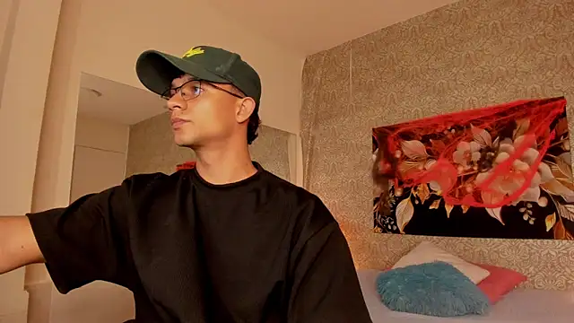 mike wills3 online show from October 2025 03:18:02 AM