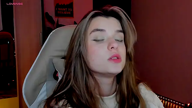 CharmingVixen online show from October 2025 06:19:02 PM