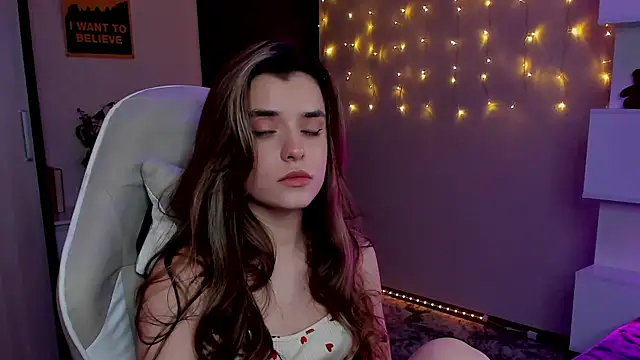 CharmingVixen online show from November 2025 02:17:01 PM