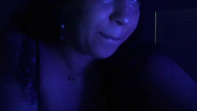 Snapshot of lotuzpetals chatting on October 2025 06:56:01 AM lotuzpetals online show from October 2025 06:56:01 AM