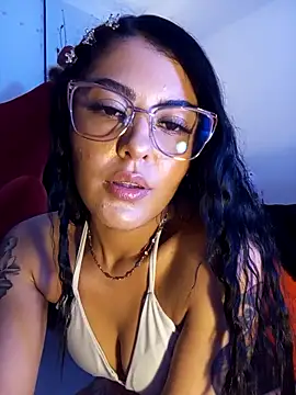 Snapshot of ValeNiitaLuv chatting on October 2025 11:26:02 PM ValeNiitaLuv online show from October 2025 11:26:02 PM