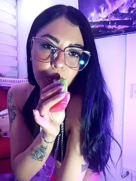 Snapshot of ValeNiitaLuv chatting on November 2025 11:04:02 PM ValeNiitaLuv online show from November 2025 11:04:02 PM