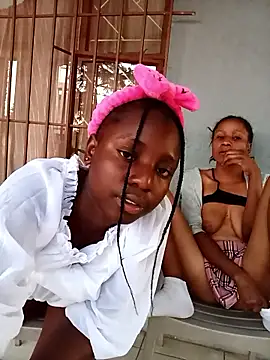 Snapshot of BlackPearl_19 chatting on October 2025 04:19:01 PM BlackPearl 19 online show from October 2025 04:19:01 PM