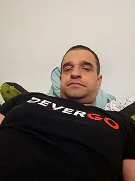davee83 online show from September 2025 10:33:02 PM