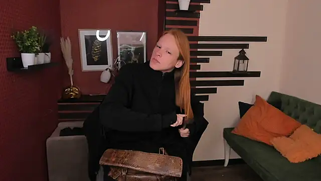 Snapshot of ChloeValentinee chatting on October 2025 11:22:01 AM ChloeValentinee online show from October 2025 11:22:01 AM