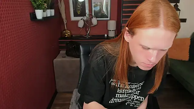 Snapshot of ChloeValentinee chatting on October 2025 10:38:01 AM ChloeValentinee online show from October 2025 10:38:01 AM